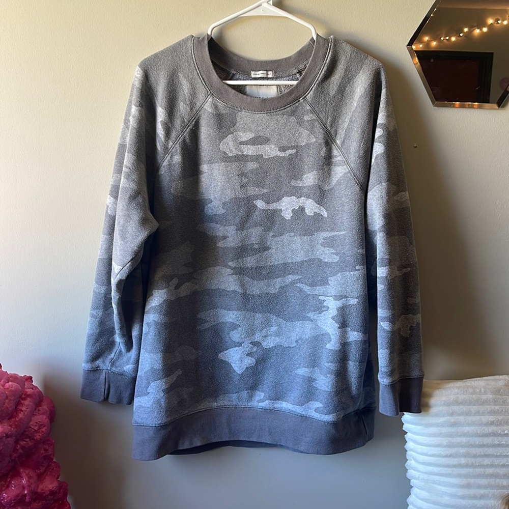 American eagle camo sweatshirt